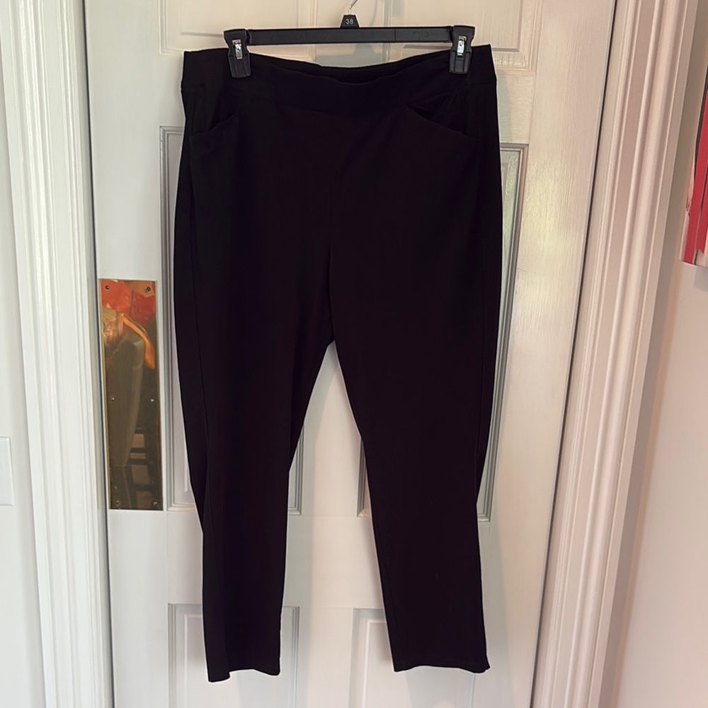 Chico's Black Ankle Pants with Two Front Pockets